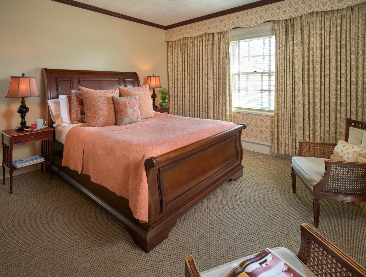 The Lancaster Bed and Breakfast - Housity