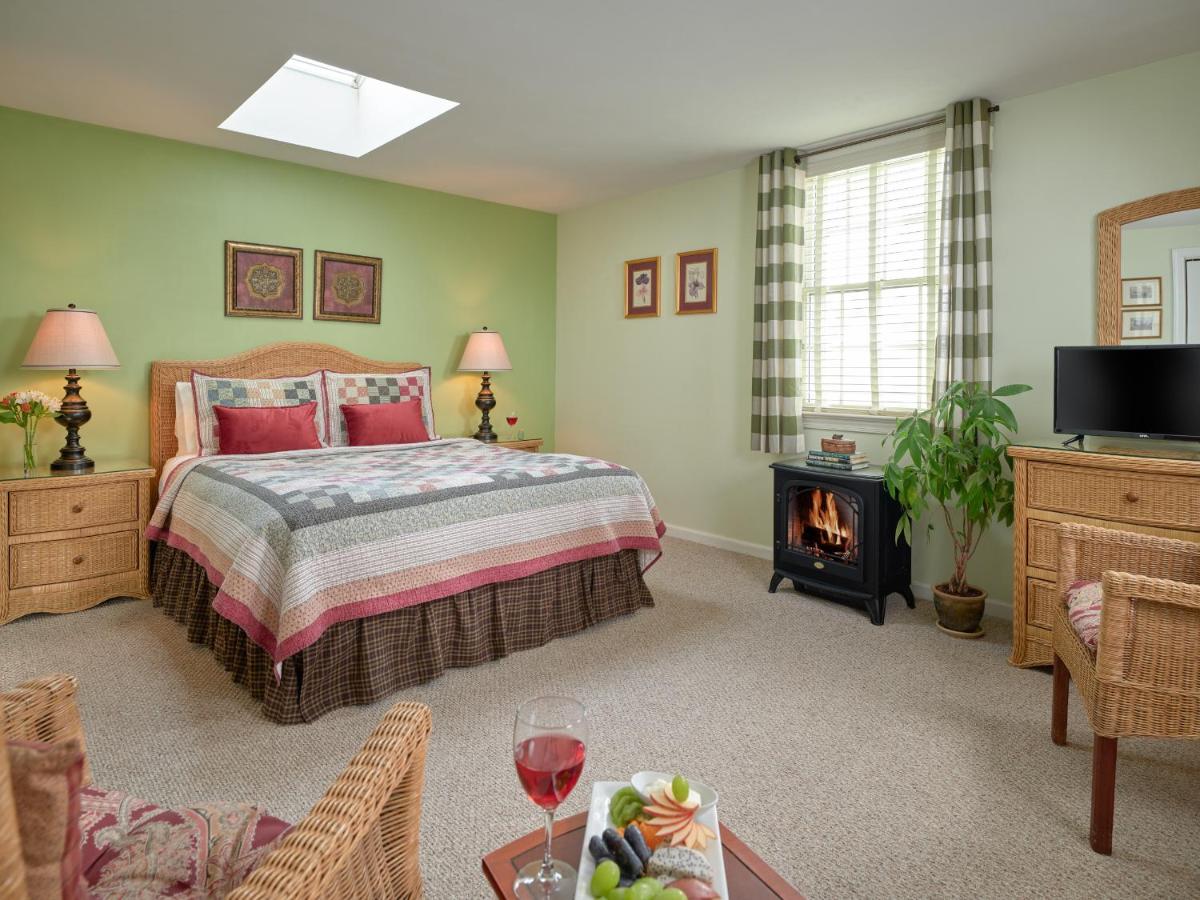 The Lancaster Bed and Breakfast - Housity