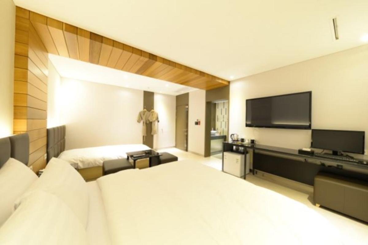 Life Style S Hotel - Housity