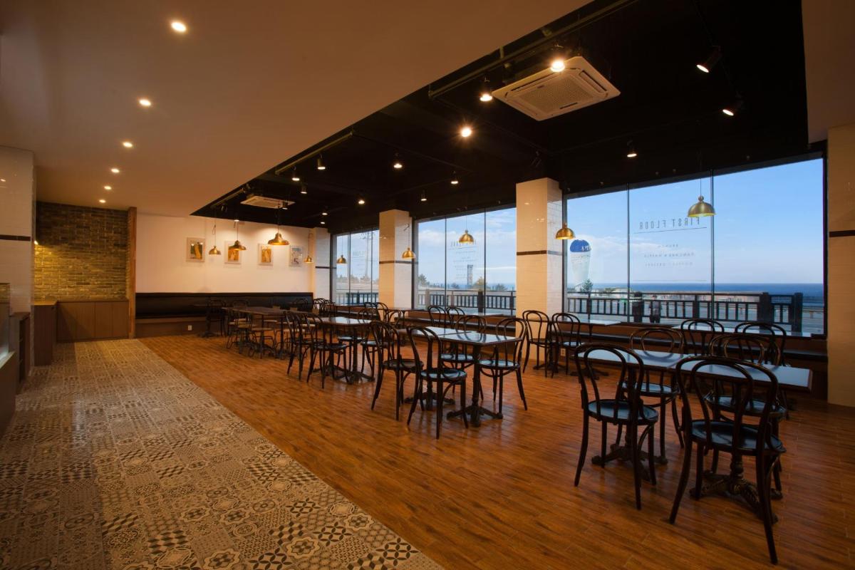 Two Y Hotel - Housity