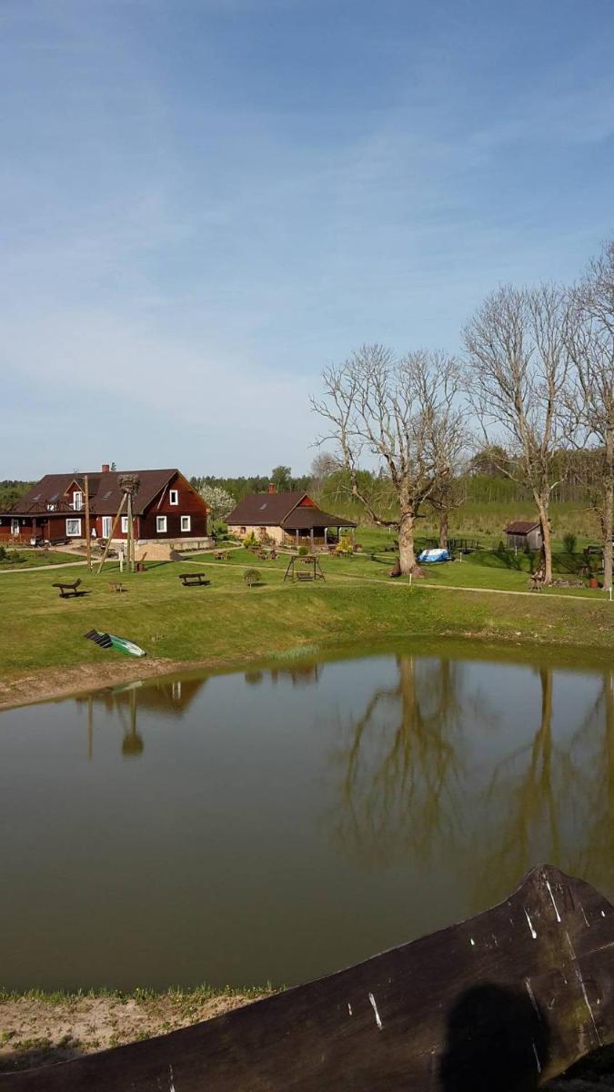 Lauku Mājas Ēmužas - Housity