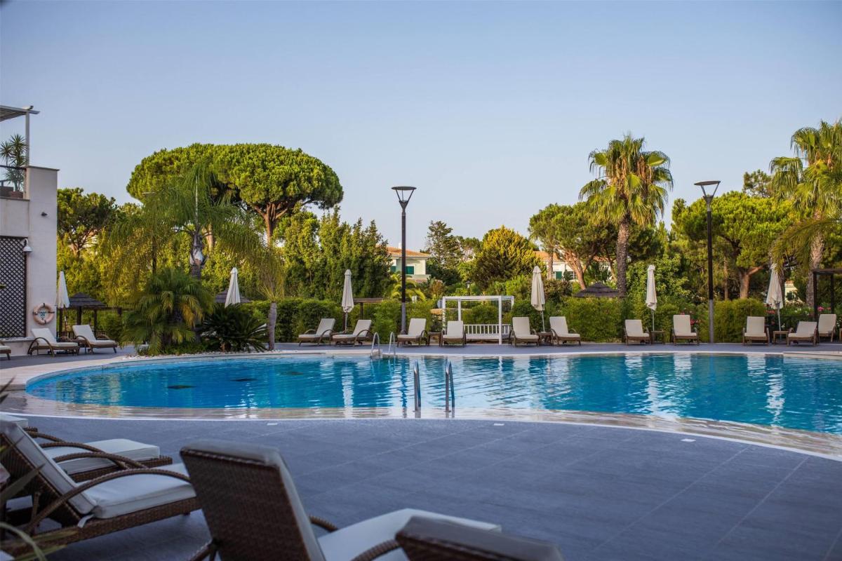 A piscina em ou perto de Wyndham Grand Algarve