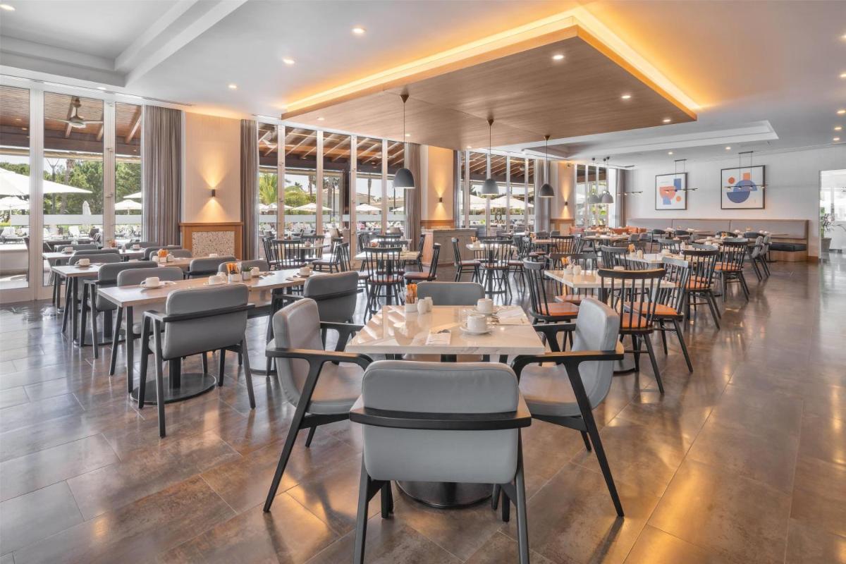 Um restaurante ou outro lugar para comer em Wyndham Grand Algarve