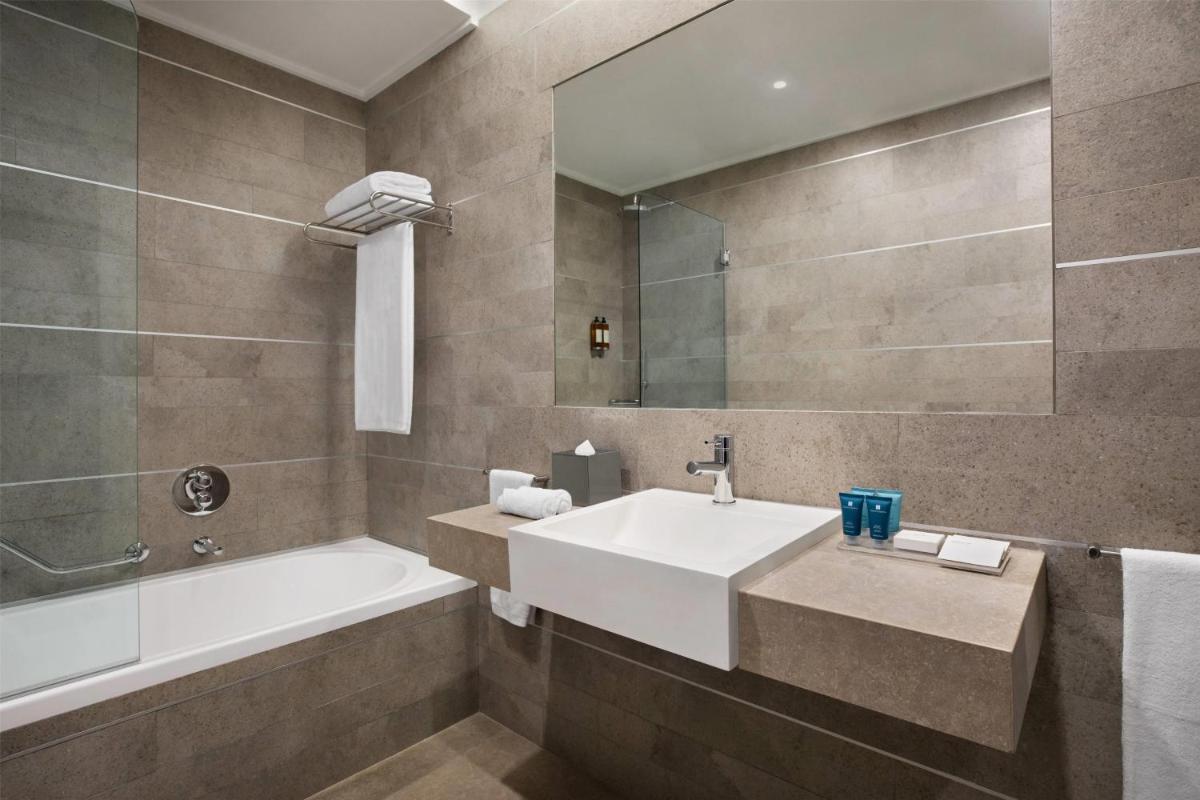 Uma casa de banho em Wyndham Grand Algarve