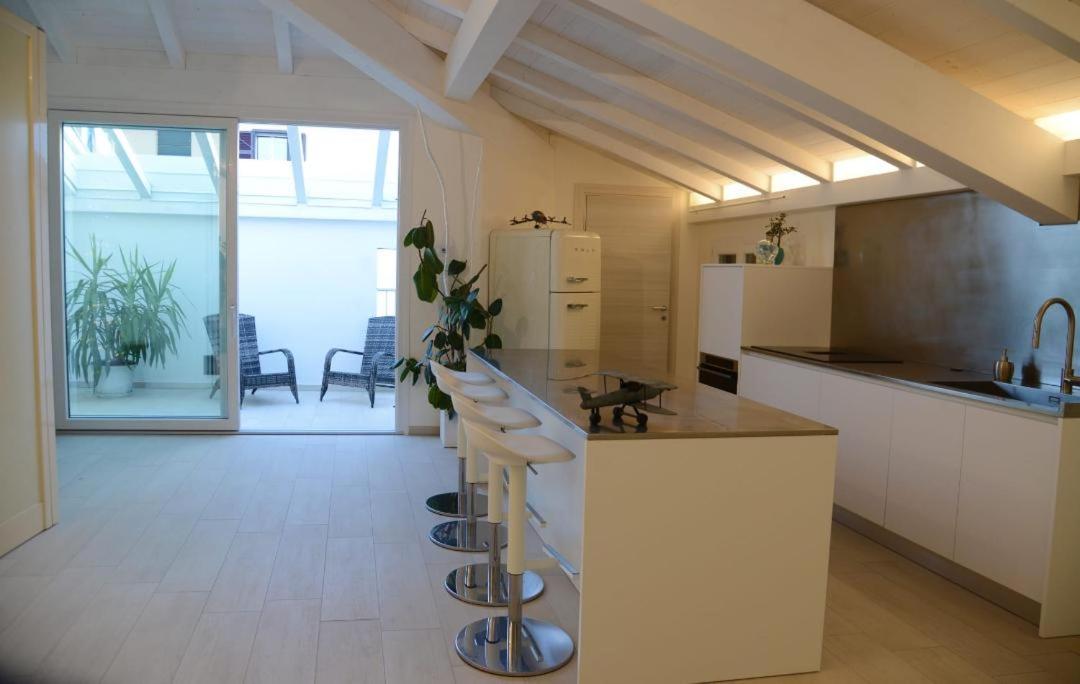 ROOMS,REGGIO AFFITTACAMERE con Bagno Privato, TV, Clima , Wi-Fi - Housity