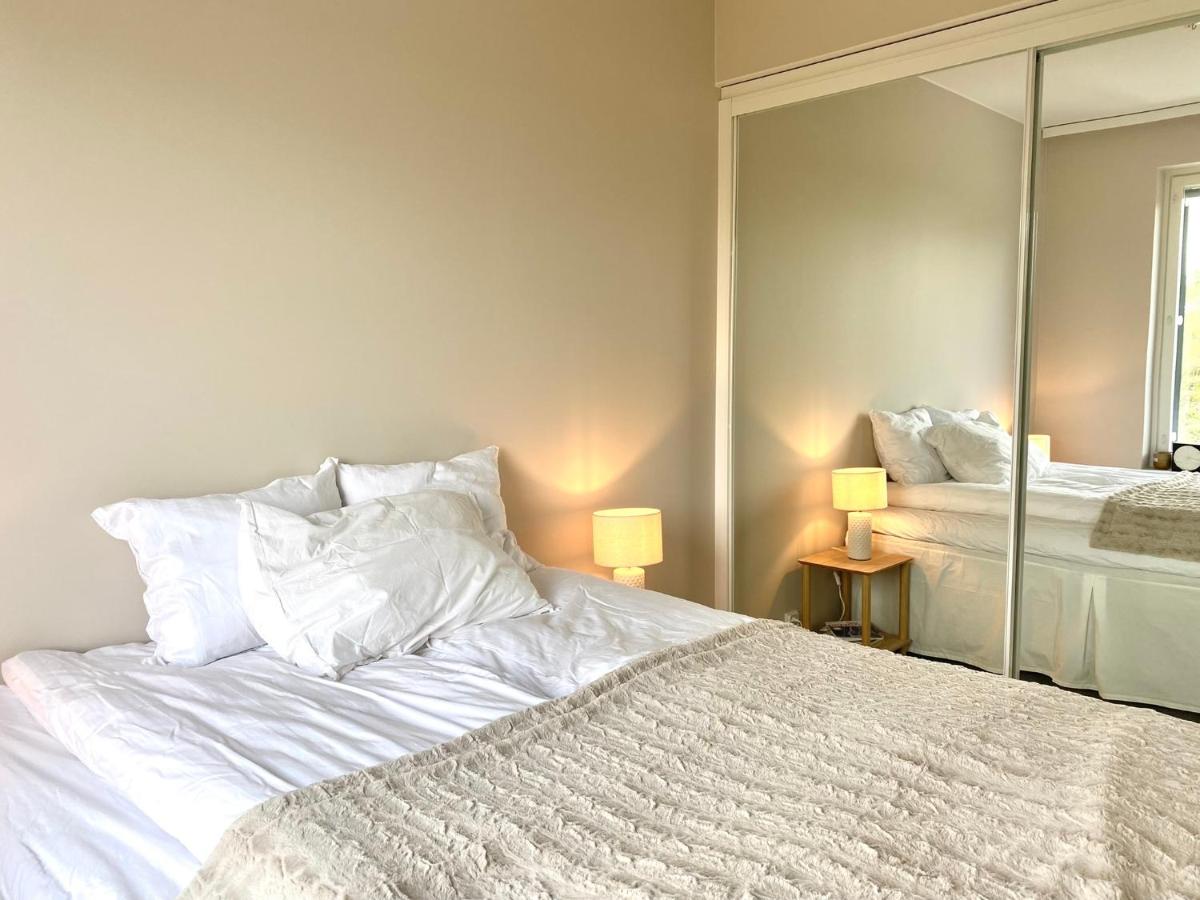 Deluxe Apartment - Seaside Paradise - Housity