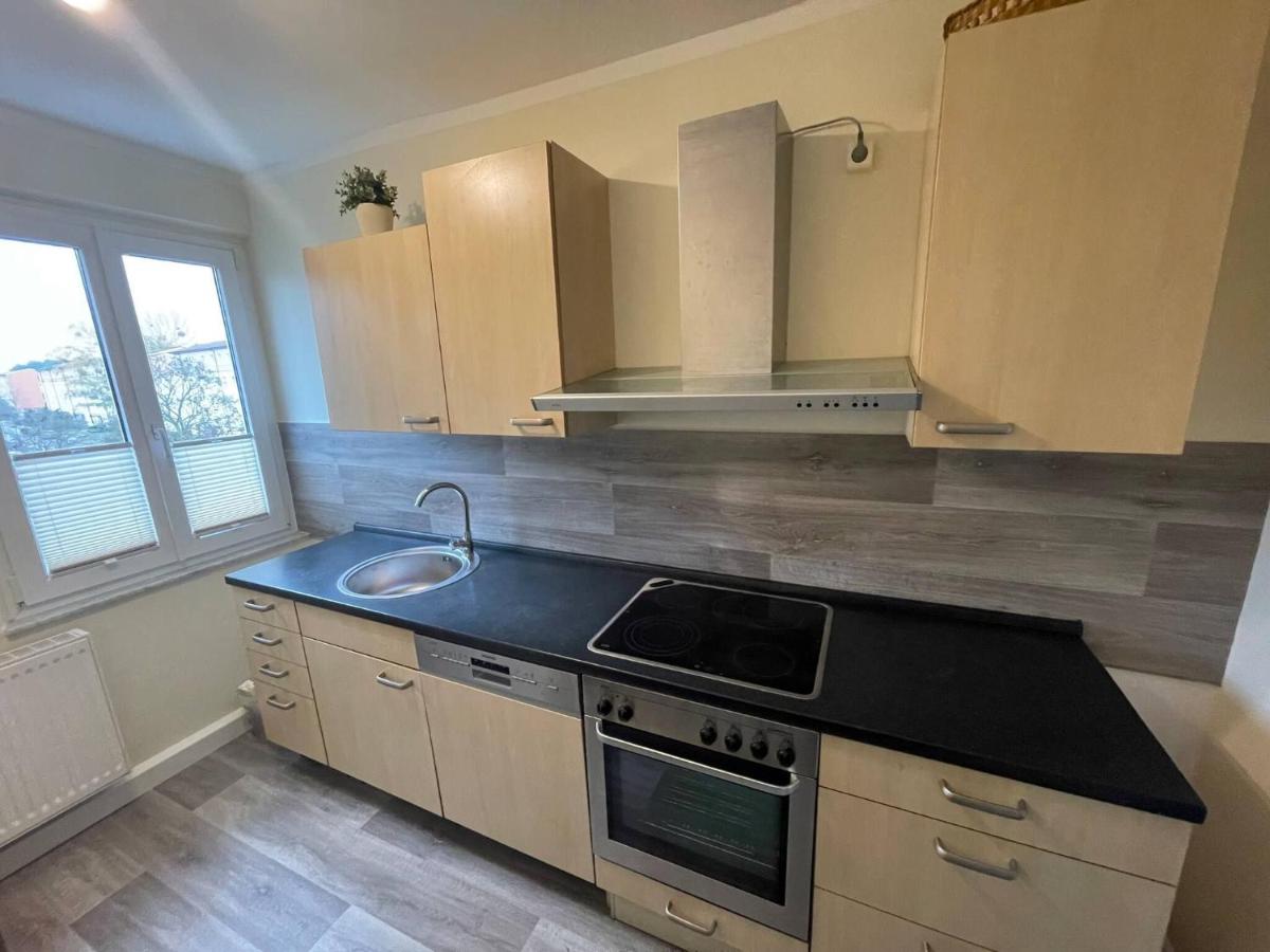 Charming 4-Person Apartment in Hoyerswerda City Center - Housity
