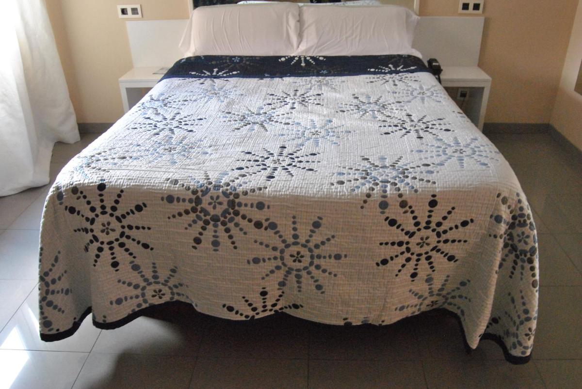 Motel Cancun Oviedo - Housity