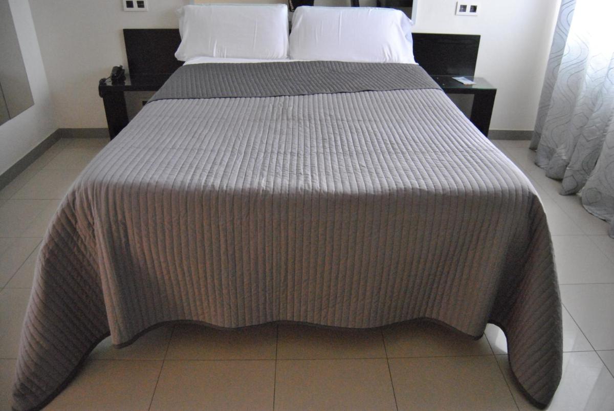 Motel Cancun Oviedo - Housity