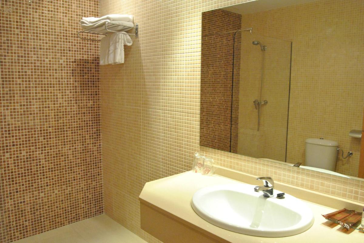 Motel Cancun Oviedo - Housity