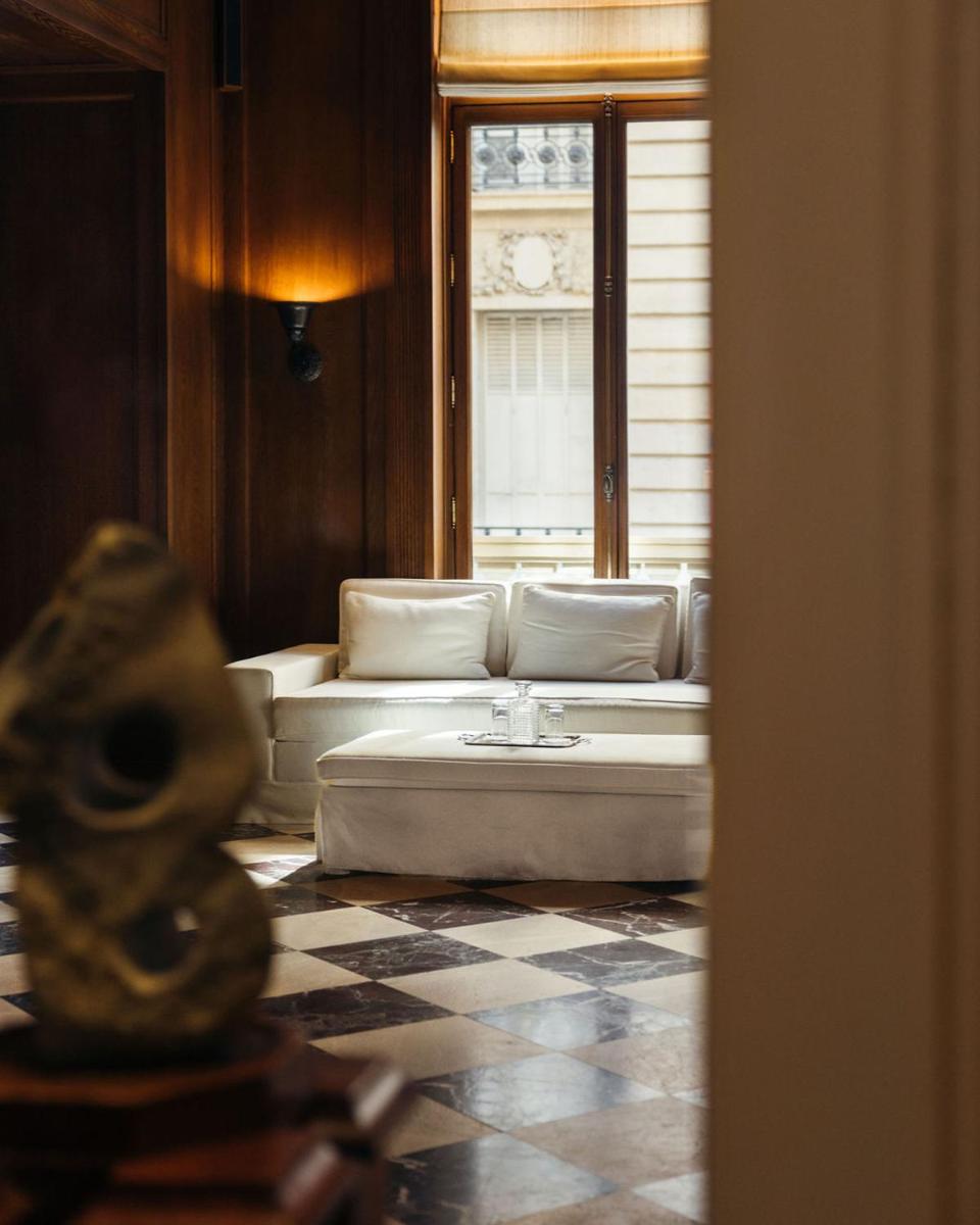 Coin salon dans l'établissement Hôtel Balzac Paris & Spa Ikoï