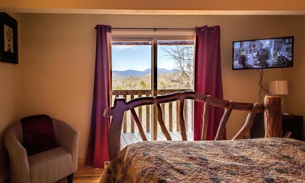 Great View! Pool Table,Hot Tub,Privacy,Fireplace - Housity