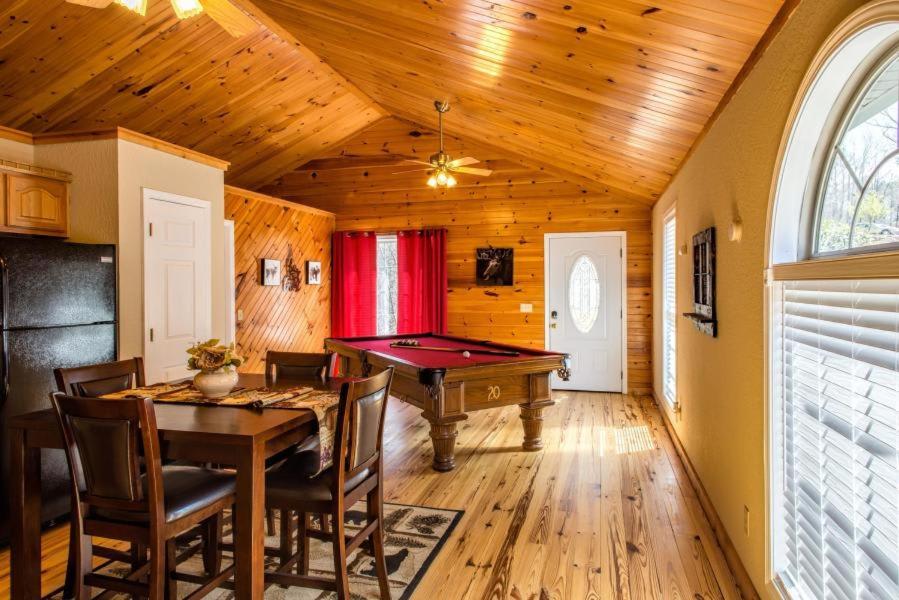 Great View! Pool Table,Hot Tub,Privacy,Fireplace - Housity