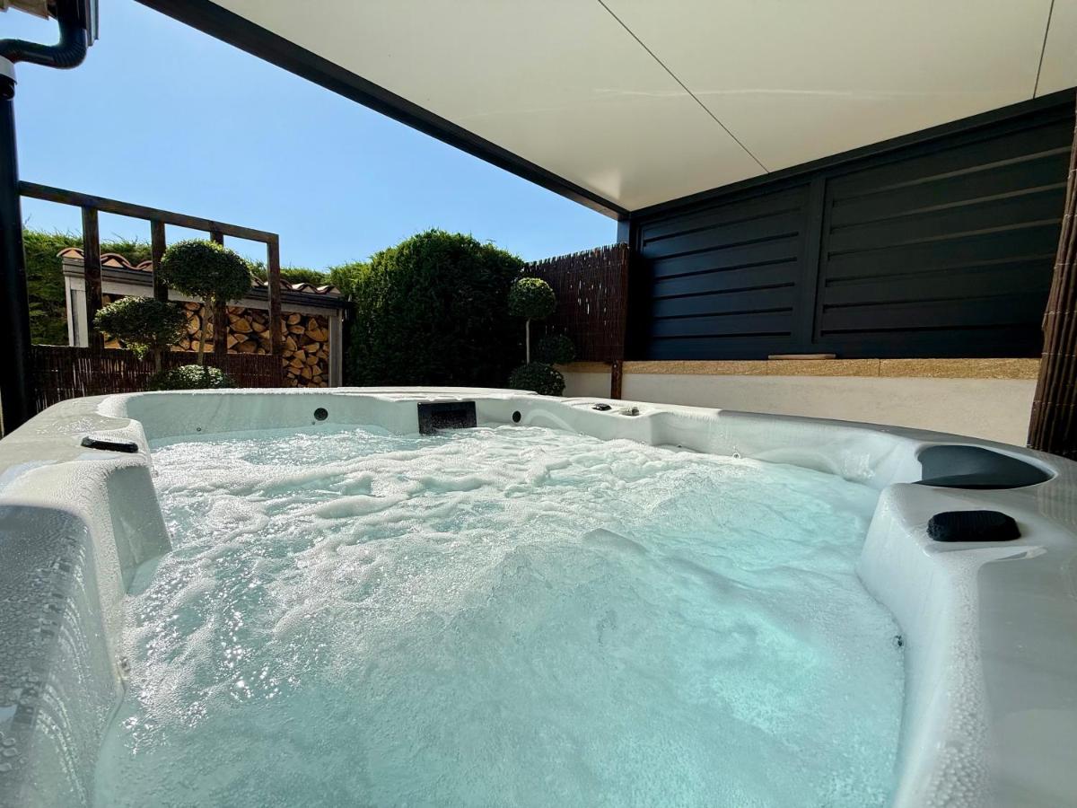 Une nuit en Luberon et SPA - Housity