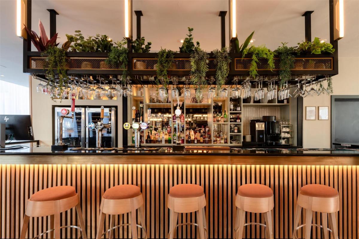 Radisson Hotel Manchester City Centre, A Verified Net Zero Hotel - Hizvo