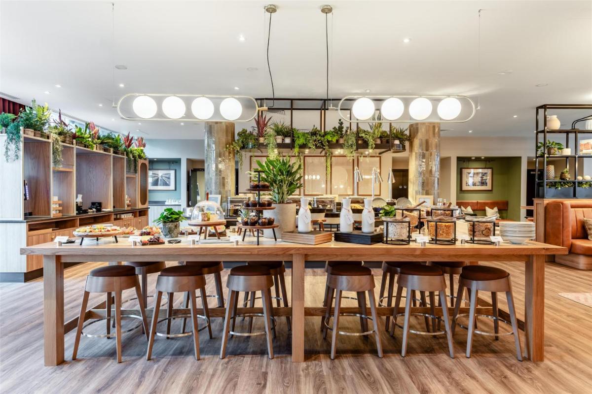 Radisson Hotel Manchester City Centre, A Verified Net Zero Hotel - Hizvo