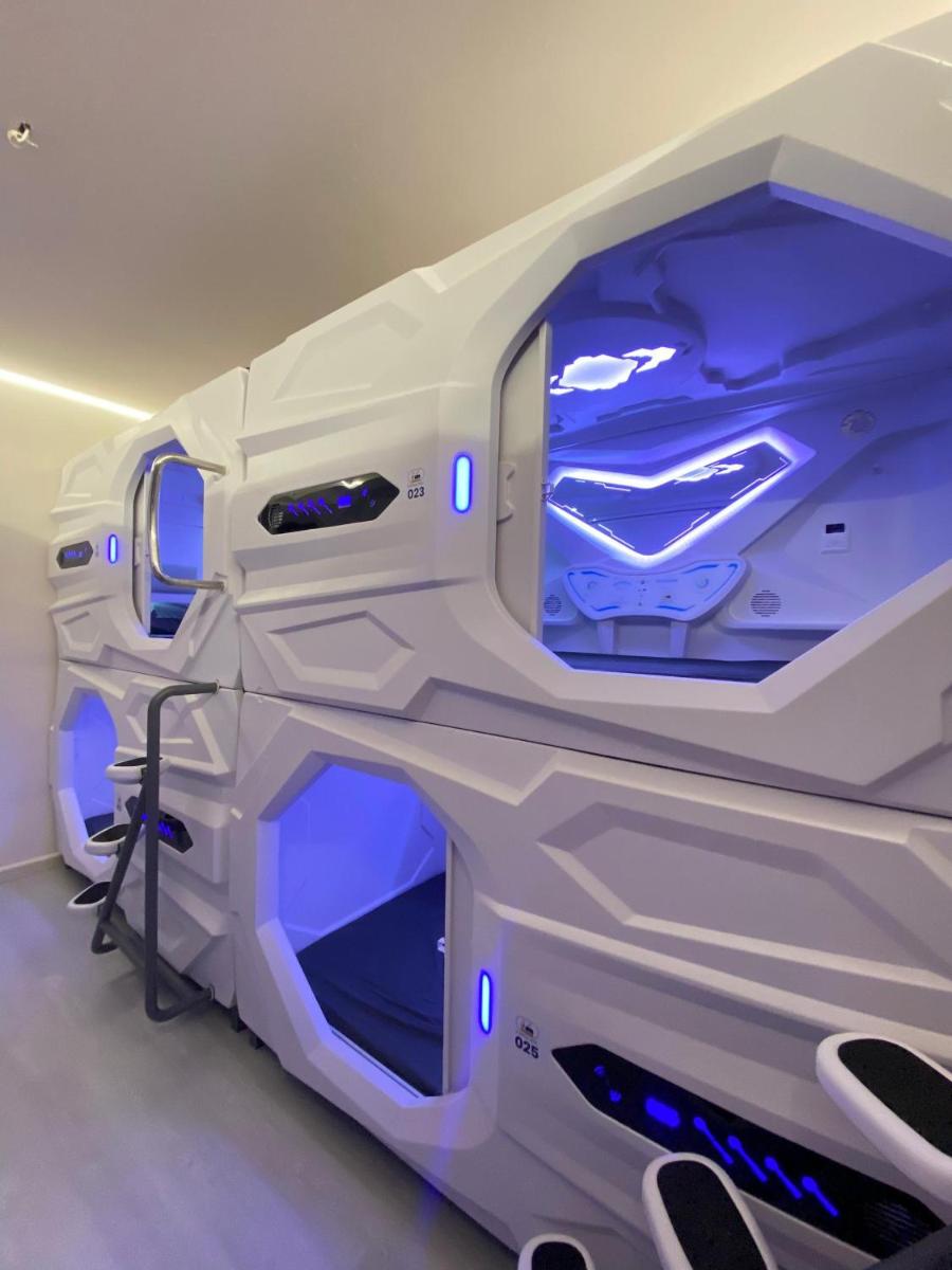 U Capsule Hotel Kulai - Housity