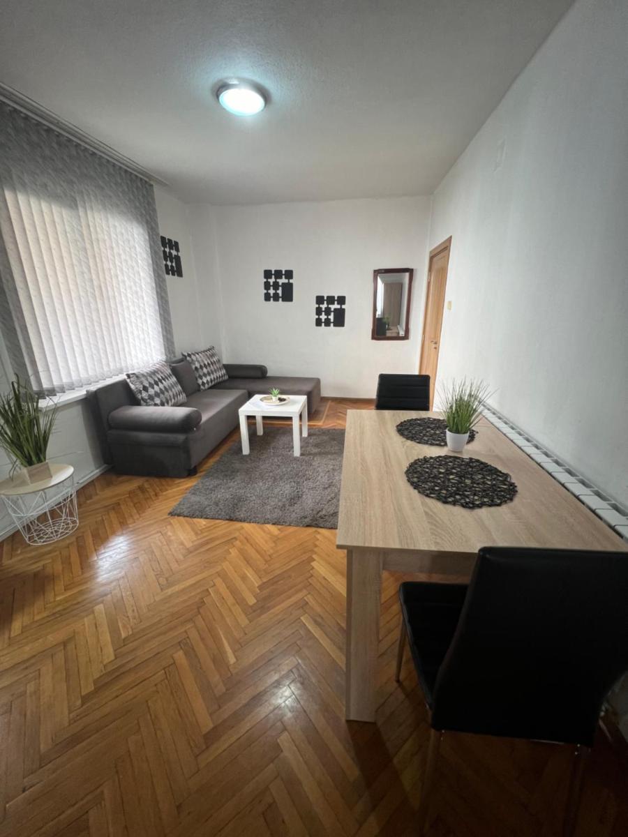 Студио Рози апартамент - Housity