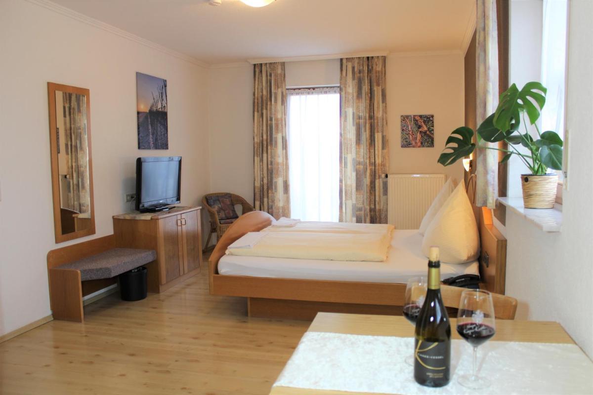 Winzerhotel Kinges-Kessel - Housity