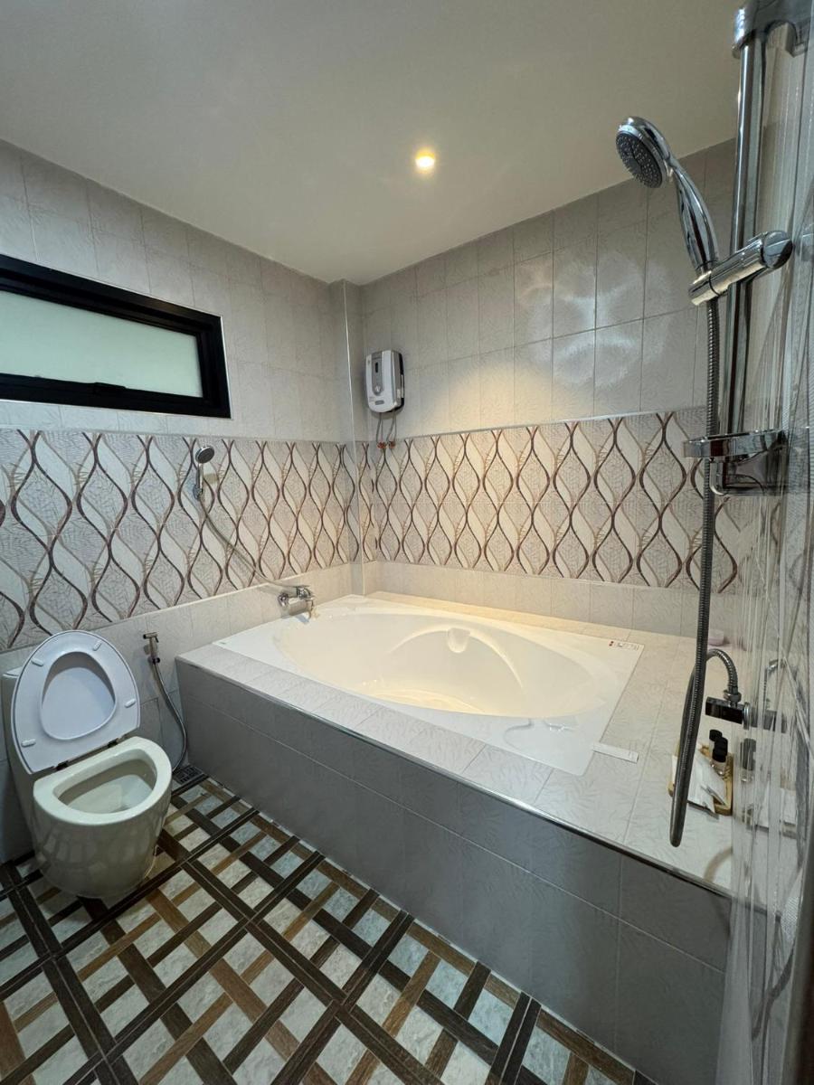 100 Rai Resort, 100 ไร่ รีสอร์ท - Housity