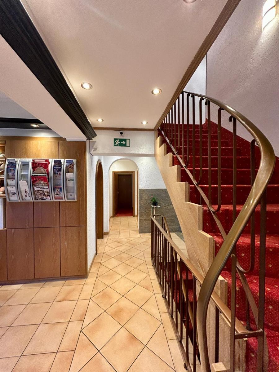 Sun Hotel - Housity