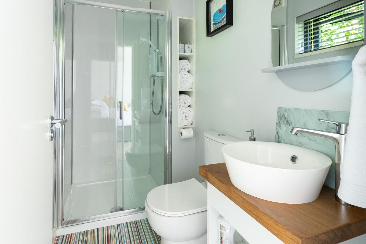 The Loft, Apple Lodge & Blossom Lodge - Housity
