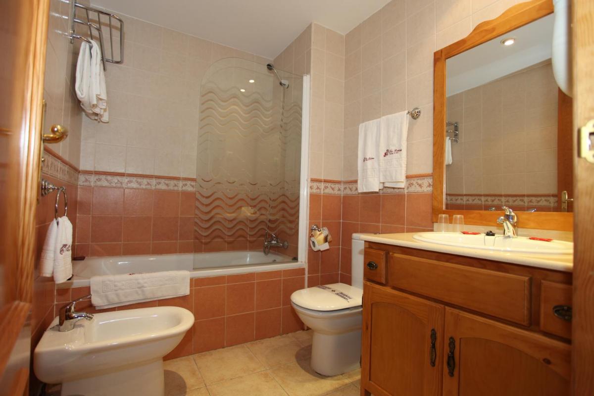 Hotel La Bodega - Housity
