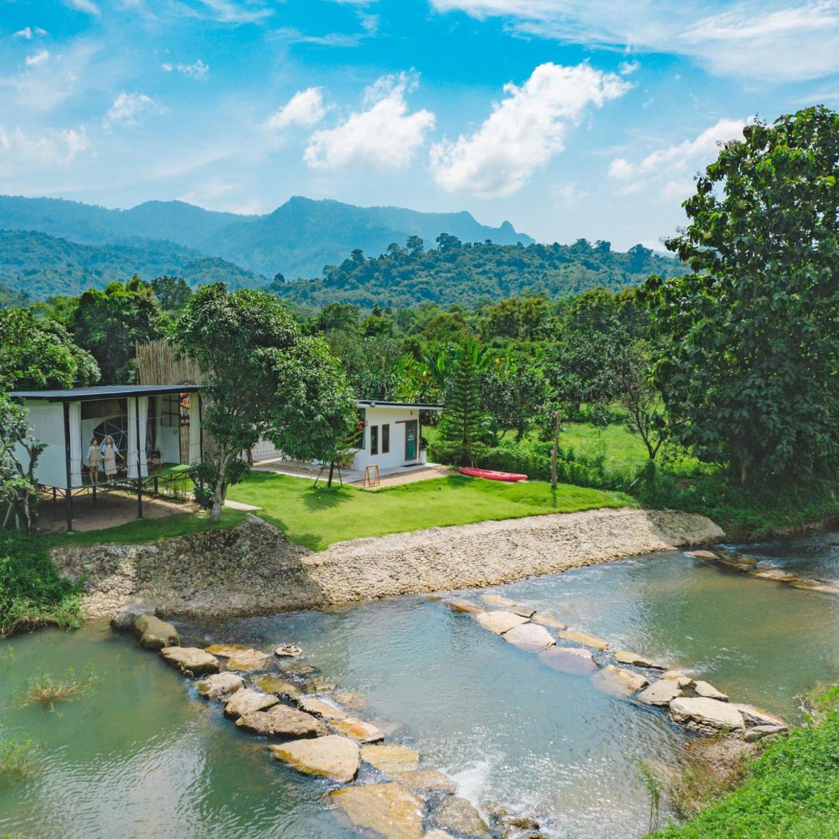 อิสระ แคมป์ปิ้ง แอนด์ คาเฟ่ Issara camping - Housity