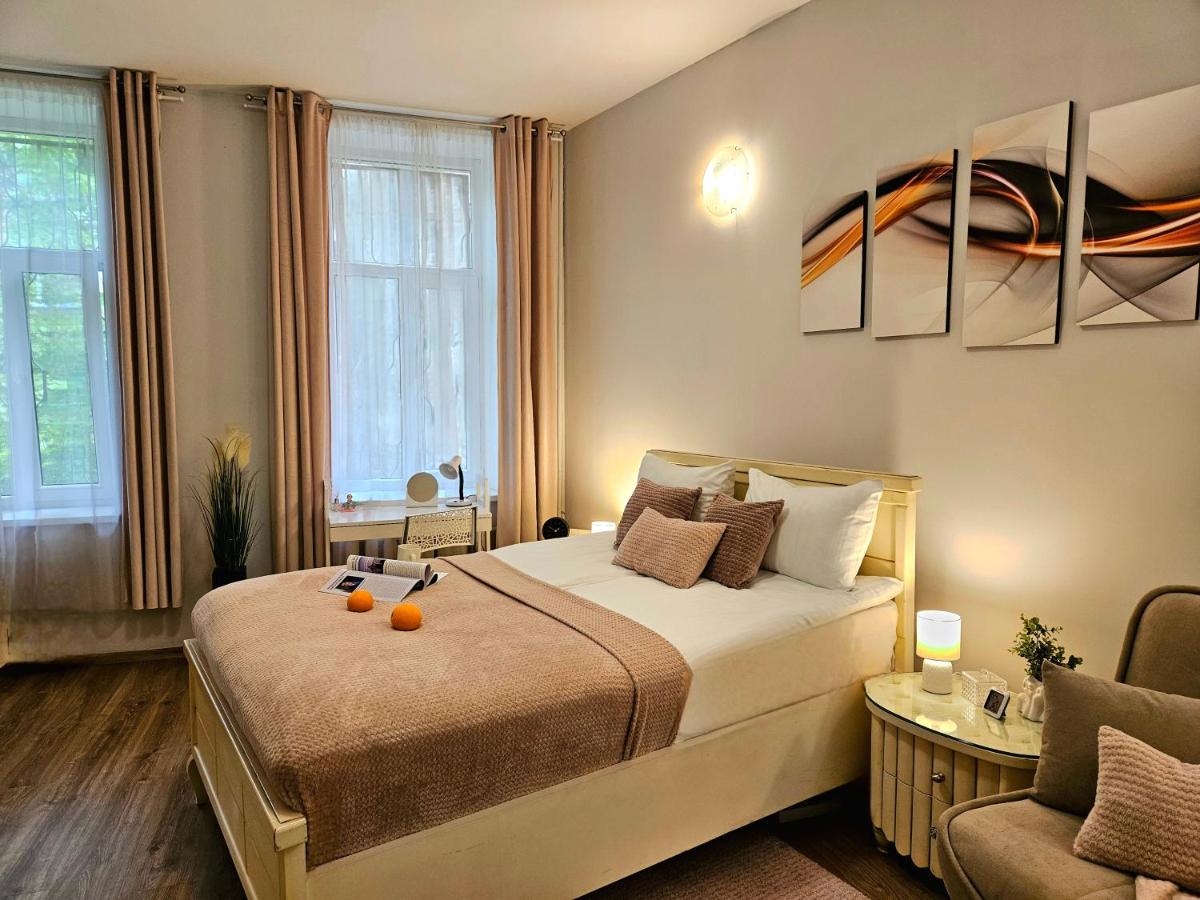 Romantic Studio APT-Great Location- City center-FREE Parking-Self Check-in- till Old town 20 min - Housity