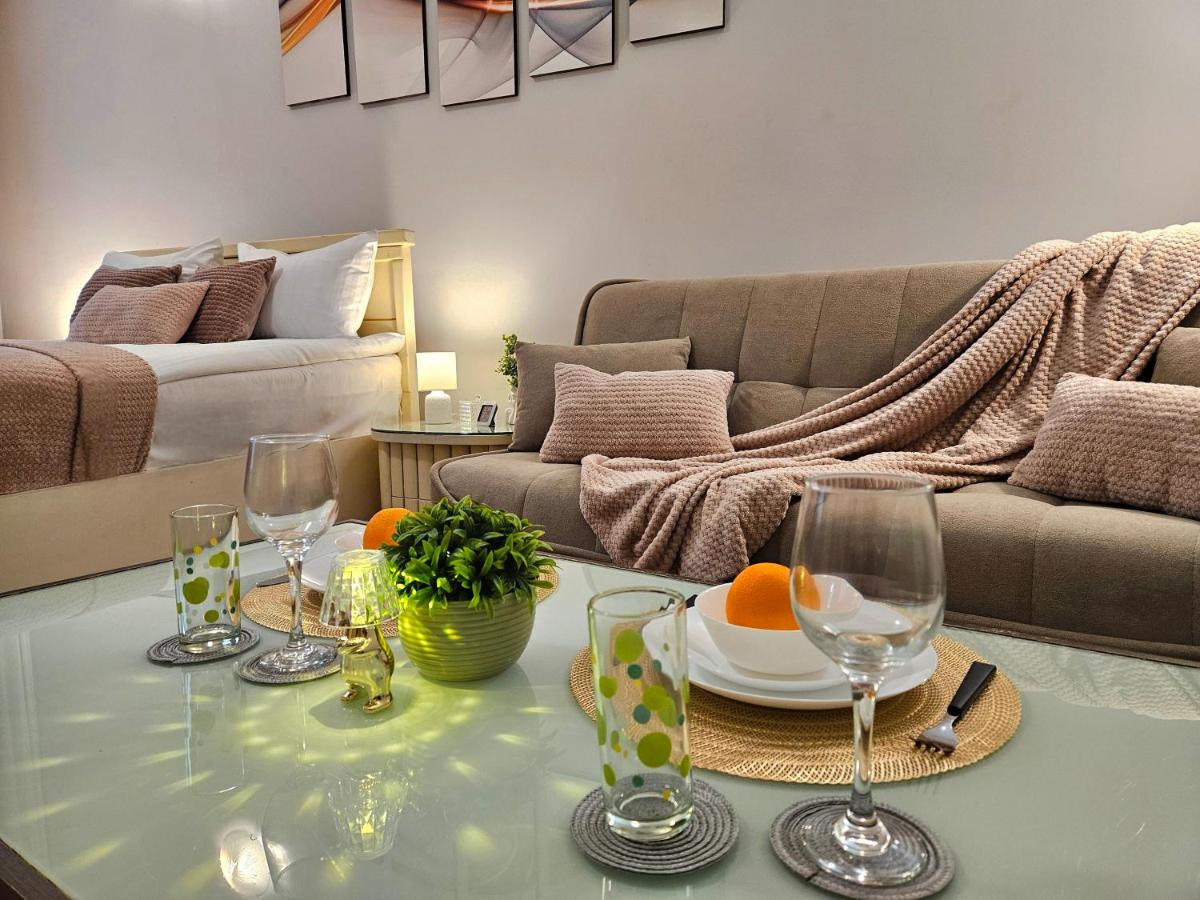 Romantic Studio APT-Great Location- City center-FREE Parking-Self Check-in- till Old town 20 min - Housity