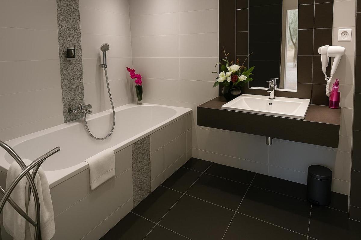 Salle de bains dans l'établissement Hotel & Spa Gil de France Cap d'Agde