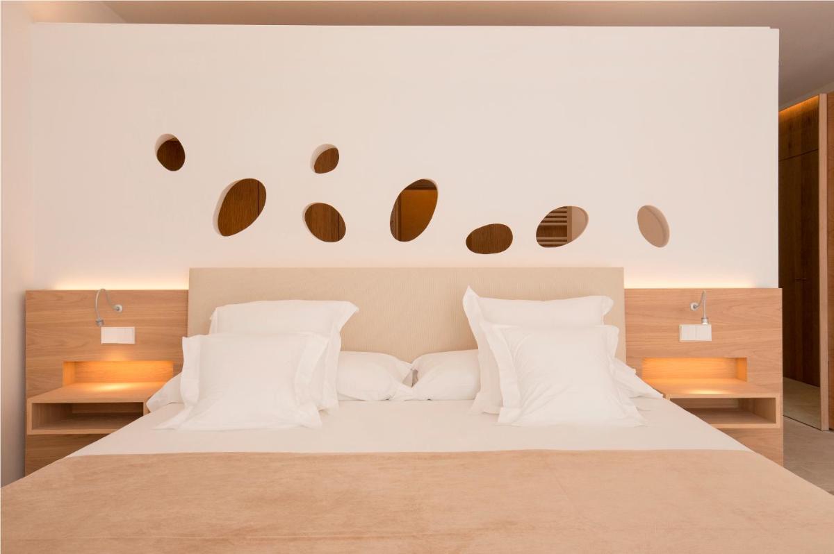 Cama o camas de una habitación en Convent de la Missio - Grand Luxury Boutique hotel, Adults Only
