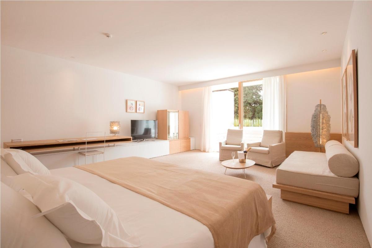 Cama o camas de una habitación en Convent de la Missio - Grand Luxury Boutique hotel, Adults Only