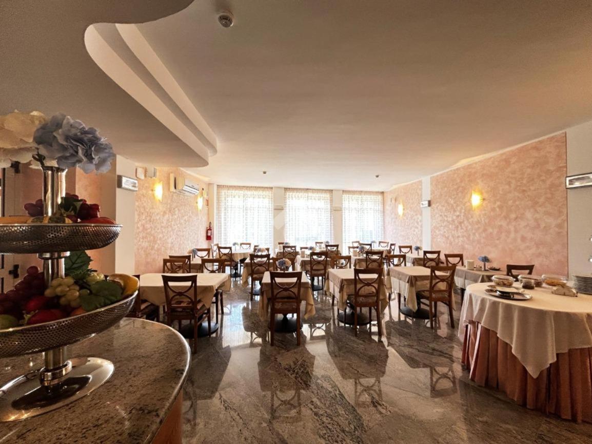 Hotel Feluca - Housity
