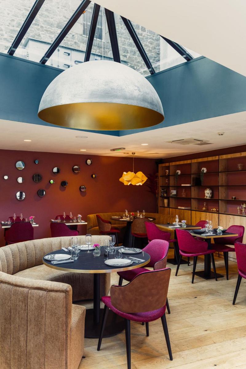 Coin salon dans l'établissement Edgar Hôtel & Spa - Table Gastronomique