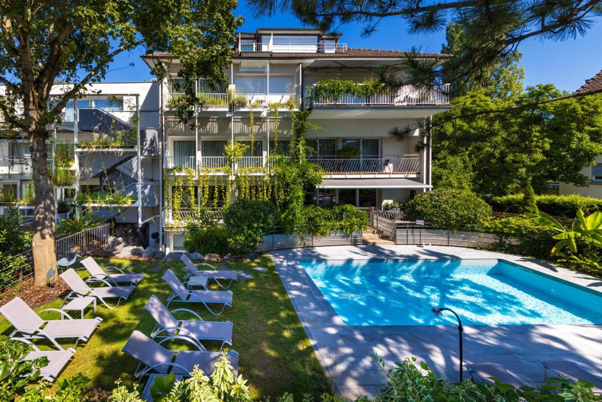 Piscine de l'établissement Hôtel Villa La Florangerie - SPA & Piscine ou située à proximité