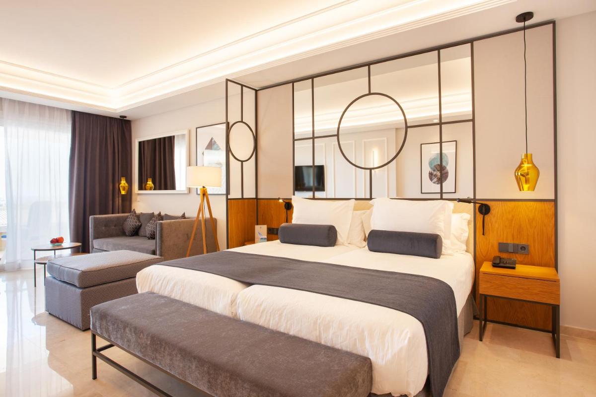 Cama o camas de una habitación en Grupotel Playa de Palma Suites & Spa