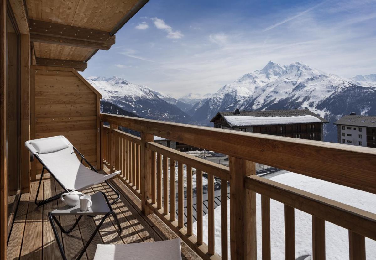 Vue générale sur la montagne ou vue sur la montagne depuis l'hôtel