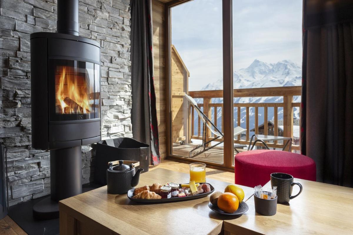 Vue générale sur la montagne ou vue sur la montagne depuis l'hôtel