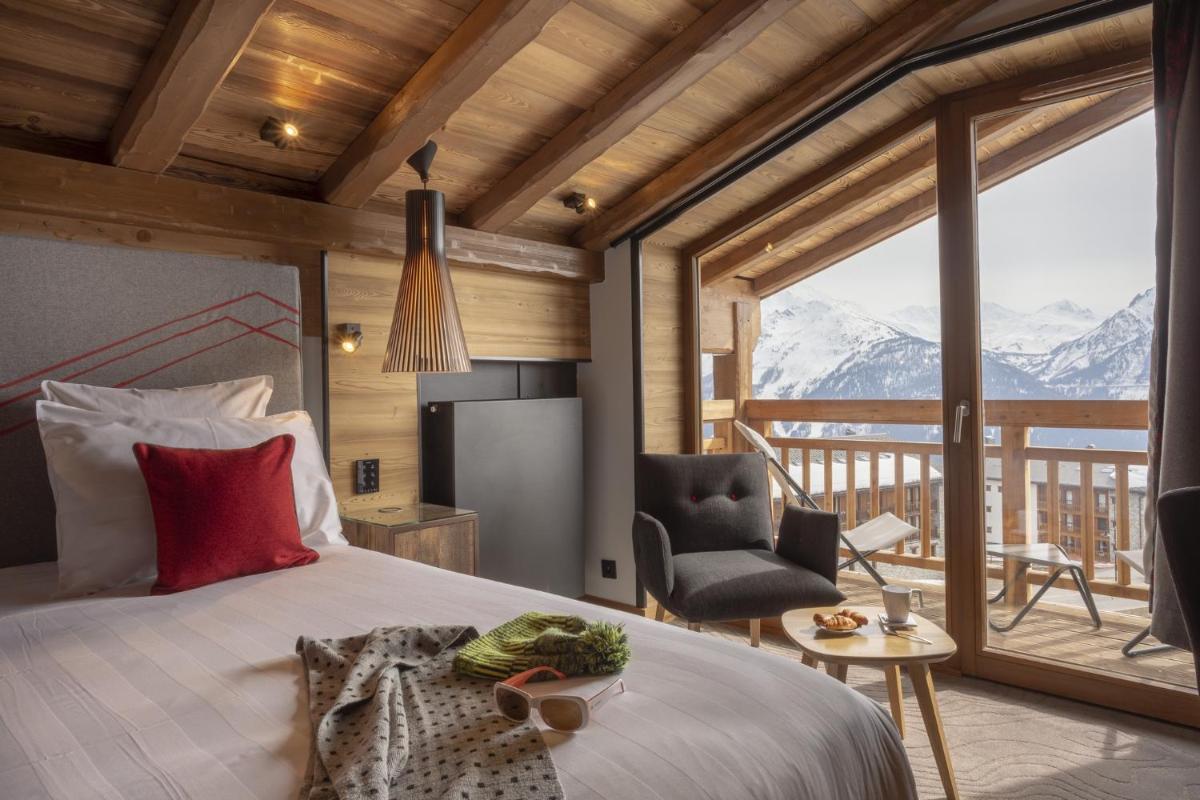Vue générale sur la montagne ou vue sur la montagne depuis l'hôtel