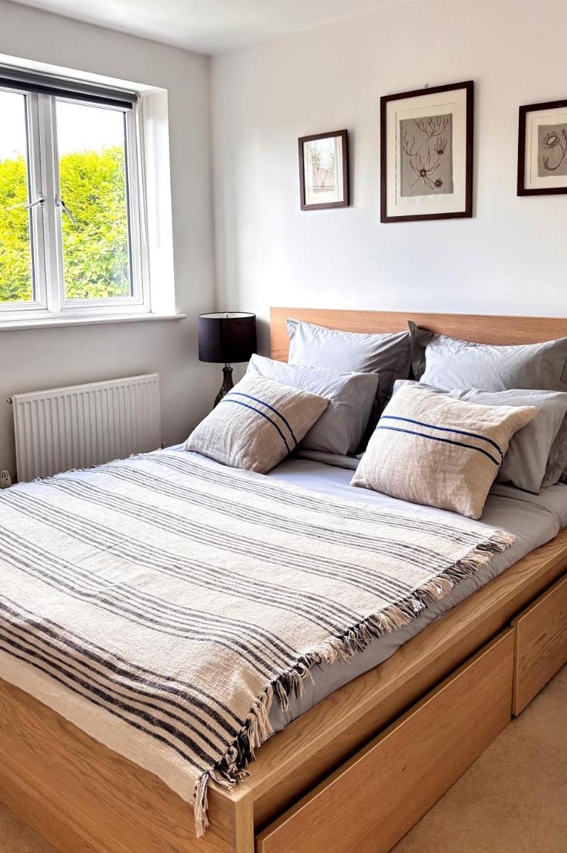 Apsley Guest Rooms - Housity