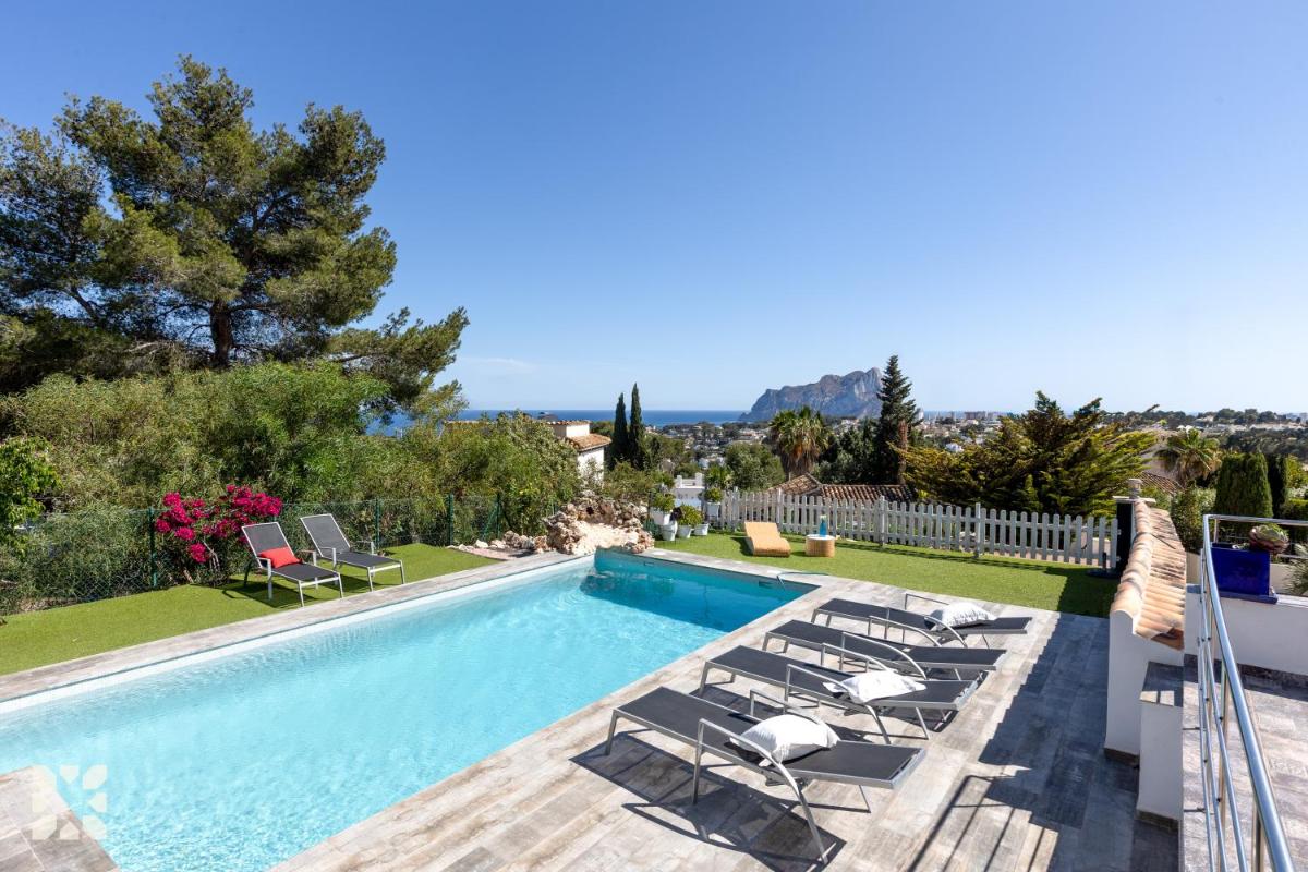 Villa Bernia by Abahana Villas - Housity