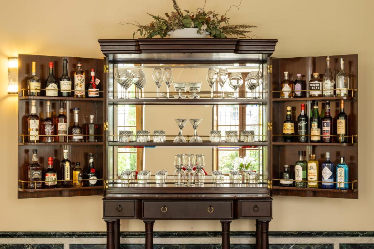 Salon ou bar de l'établissement L'Hôtel