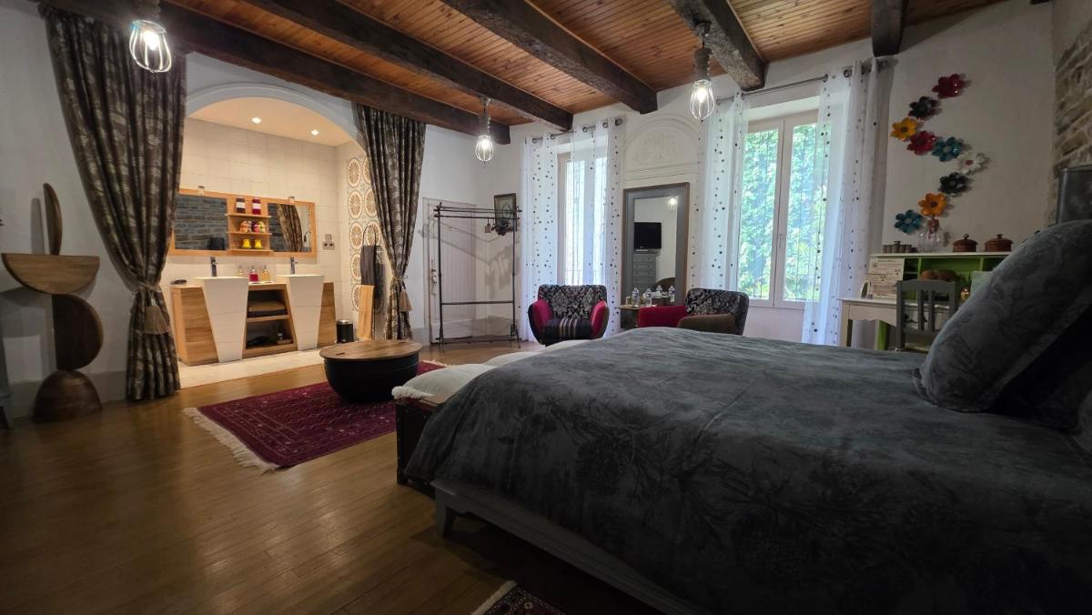 D'Ici et D'Ailleurs - Housity