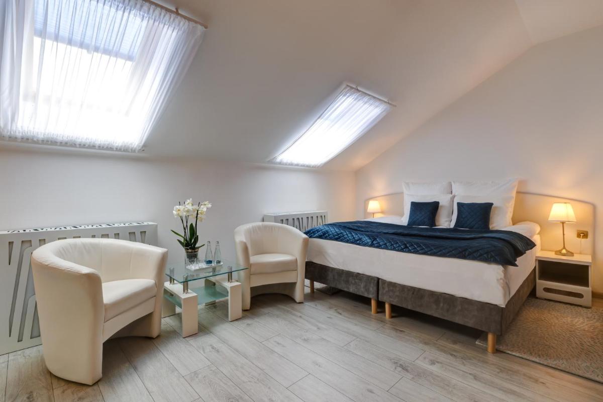 Hotelik Świdwin - Housity