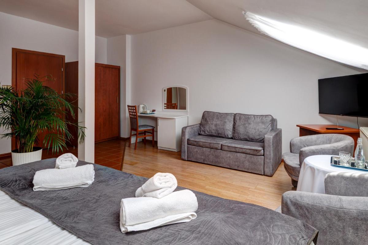 Hotelik Świdwin - Housity