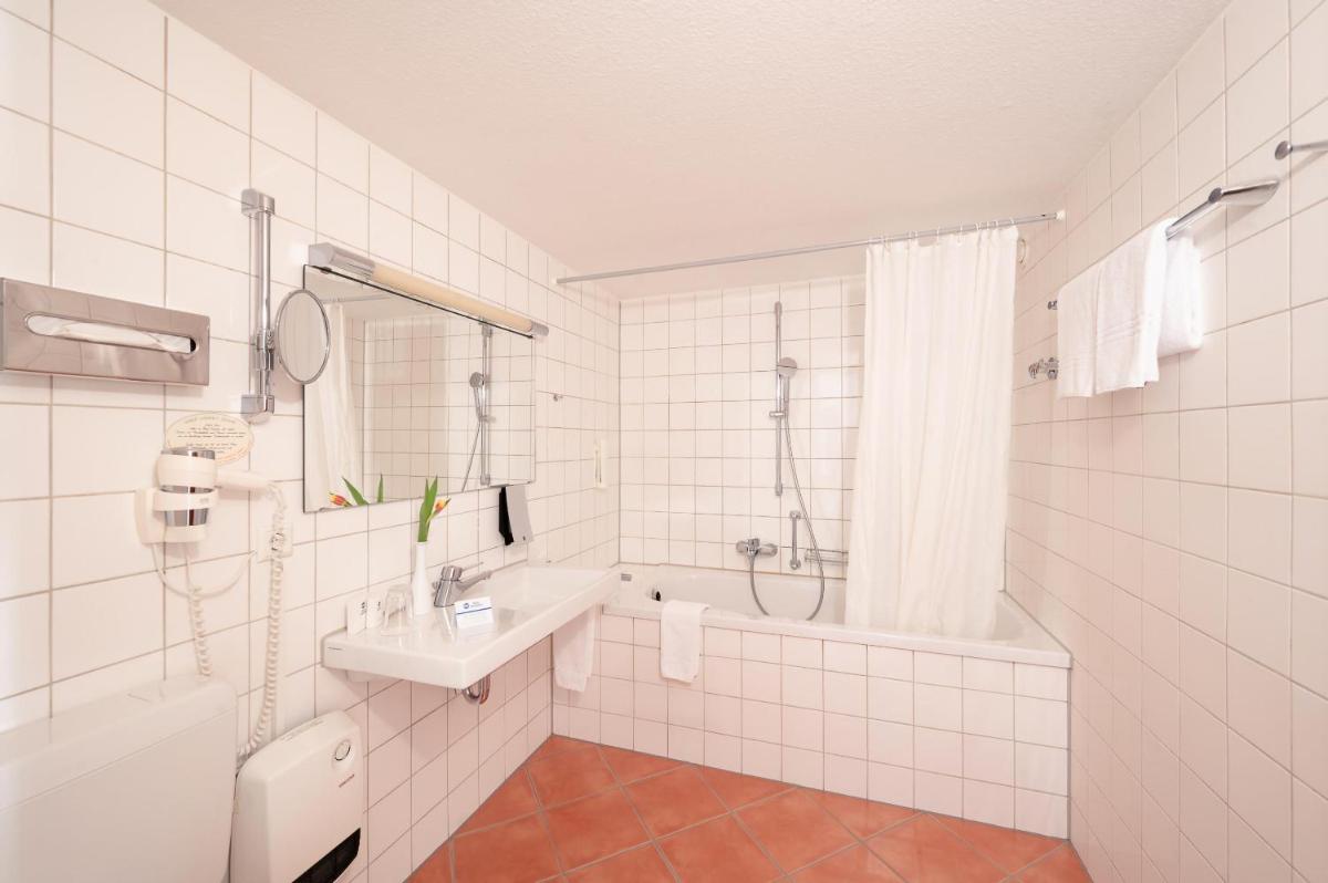 Best Western Queens Hotel Pforzheim-Niefern - Housity
