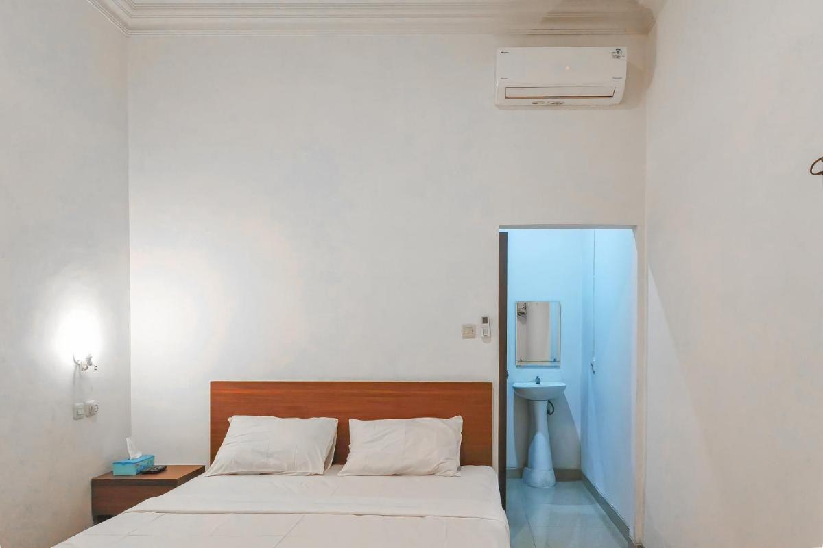Joglo Guest House Syariah Mitra RedDoorz - Housity
