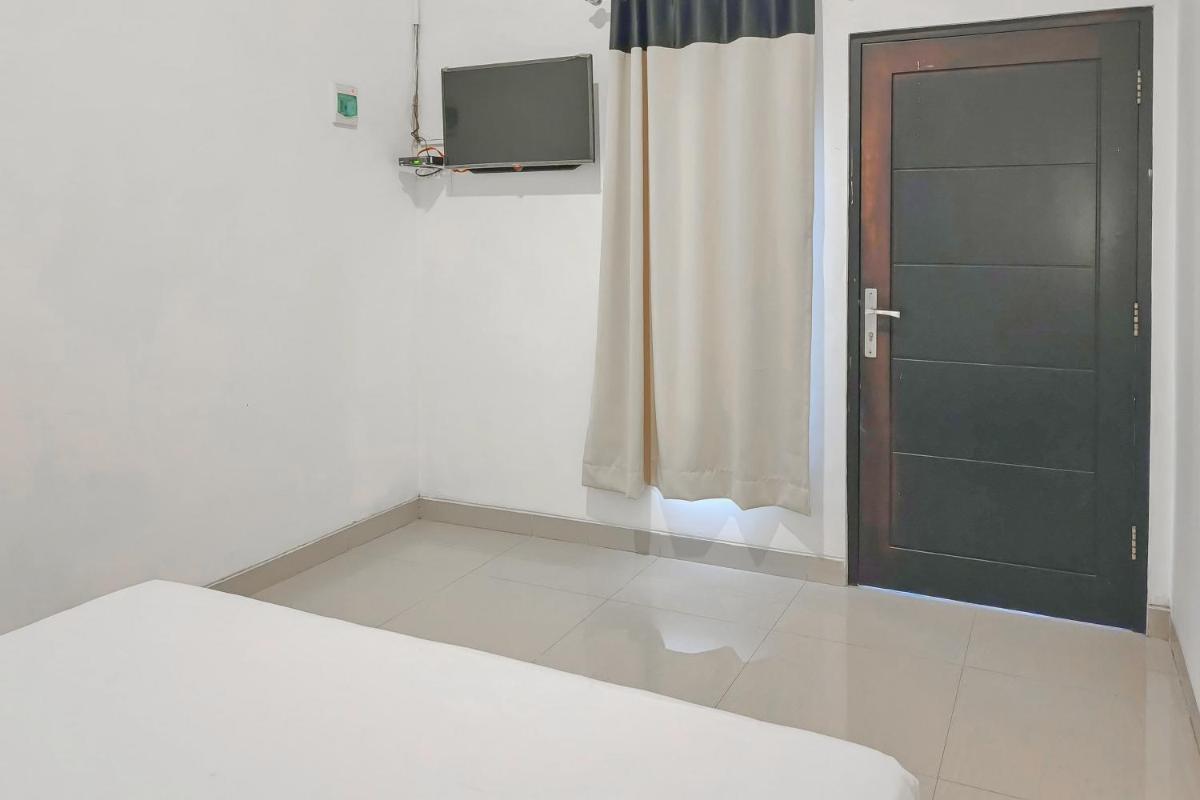 Joglo Guest House Syariah Mitra RedDoorz - Housity