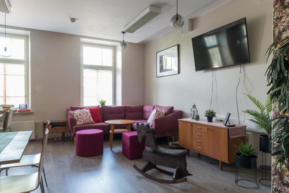 Hotelli Rakuuna - Housity